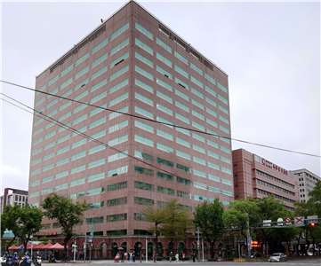 有媒體報導指馬偕醫院再爆醫療資料外洩，馬偕醫院表示，經內部了解，此事疑似為2025年發生的駭客攻擊事件。圖為台北馬偕醫院。(圖：維基)