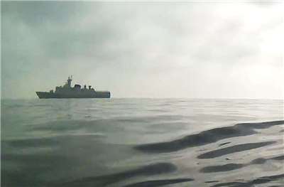 圖為中國海軍056型護衛艦在最近一次自主航行穿越台灣海峽時，由Seasats Lightfish拍攝的照片。(圖翻攝自prnewswire.com)