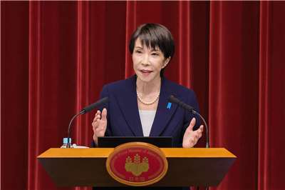 日本首相高市早苗14日透過社群平台表示，在她親自與伊朗總統裴澤斯基安取得聯繫後，已讓日本石油公司Eneos旗下一艘油輪順利通過荷莫茲海峽。(圖：日本首相官邸)