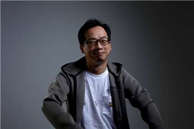 金獎製作人柯智豪今年參與製作的作品一口氣助攻5組音樂人闖進金曲獎，橫跨華語、台語、客語與原住民語四大語種，意外達成另類「金曲入圍大贏家」。(錦川音樂提供)
