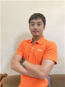 曾冠宇 弘道老人福利基金會事業發展處 專員