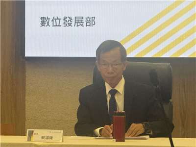 數發部檢測高德地圖、嗶哩嗶哩(bilibili)、愛奇藝(iQIYI)等中製APP皆發現有資安風險，並以高德地圖檢出風險最多。未來民間是否禁用，數發部資安署署長蔡福隆強調，要由各目的事業主管機關認定。(謝佳興 攝)