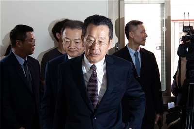 美國總統川普公開表示，將與賴清德總統討論對台軍售內容，對此國防部長顧立雄21日在立法院表示，對後續軍購案項仍保持審慎樂觀。(楊仁翔 攝)