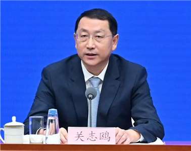 湖北省委書記關志鷗，是中國目前最年輕的省委書記。(微博@Mr奚敏)
