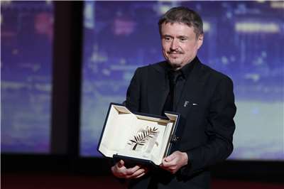 羅馬尼亞導演克里斯汀穆基(Cristian Mungiu)(圖)以「峽灣」（Fjord，暫譯)榮獲坎城影展最高榮譽「金棕櫚獎」。(AFP)