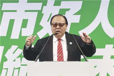 澎湖縣長陳光復（圖）臉書貼文質疑，離島建設條例修法草案，有許多「稀釋主權」的試探性修法。 (圖:中央社檔案照)