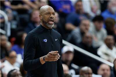 NBA魔術連3年止步季後賽首輪，總教練莫茲里(Jamahl Mosley)被開除。 