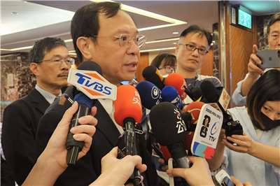 衛福部長石崇良12日表示，「三班護病比」入法一定會在賴清德總統任內上路，無跳票問題。(劉品希 攝) 