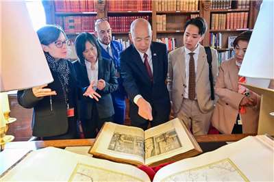 立法院13日發新聞稿表示，正在歐洲訪問的立法院長韓國瑜與跨黨派立委12日前往法國參議院交流。（立法院提供）
