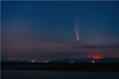 一顆衝向地球的流星30日在美國東北部上空爆炸，引發轟鳴巨響。示意圖。(圖：Tasos Mansour / Unsplash圖庫)