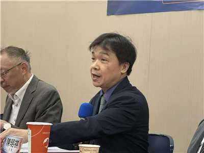 陸委會副主委沈有忠指出，當前政策就是致力維持台海和平穩定的現狀、維持中華民國的生存，台灣未來是由台灣2300萬人民共同決定，且會和其他友盟國家合作，深化民主發展。(謝佳興 攝)