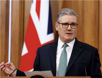 英國首相施凱爾(Keir Starmer)20日為一項具爭議性的措施辯護，由於中東戰爭導致油價飆漲，英國決定放寬對俄羅斯航空燃油與柴油進口制裁。 (圖:英首相府)