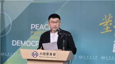 陸委會副主委梁文傑28日主持陸委會例行記者會。(陳國維 攝)