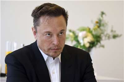 社群媒體平台X老闆馬斯克(Elon Musk)(圖)9日猛烈抨擊法國司法機關，但所用言語引發法國同志權益團體對他提告。(美聯社/達志影像)