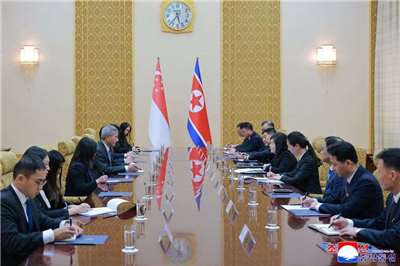 北韓中央通信社(KCNA)27日報導，新加坡外交部長維文(Vivian Balakrishnan)26日在平壤會晤北韓外交部長崔善姬(Choe Son Hui)。  (圖:KCNA)