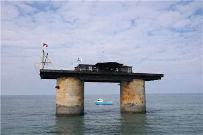 照片出自西蘭新聞的拍攝(https://sealandgov.org/en-tw/blogs/news/country-nation-state-sealand-sovereignty)