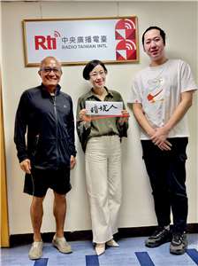 暗坑文史工作室執行長 吳柏瑋(右)
