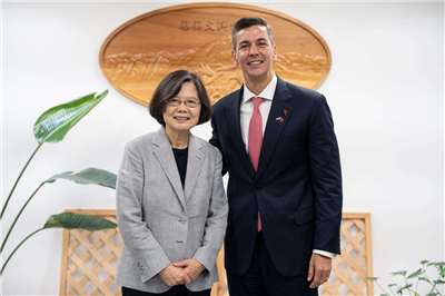南美洲友邦巴拉圭總統潘尼亞今天(10日)在社群媒體透露，訪台期間已與前總統蔡英文會晤並審視雙邊合作進度。(X平台/@SantiPenap)