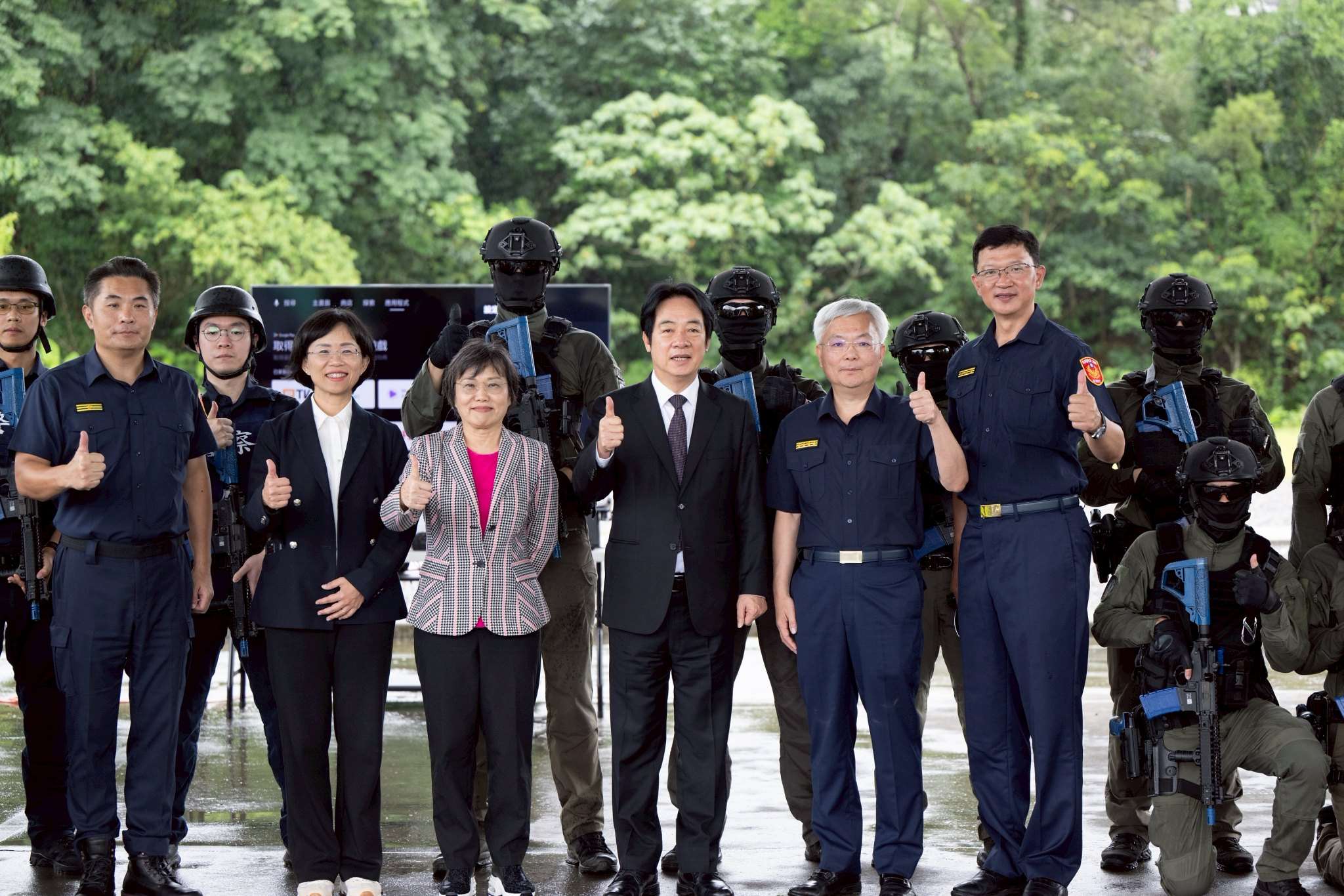 賴清德總統5日前往警政署保二總隊，視導無人機訓練成果。(圖：總統府)