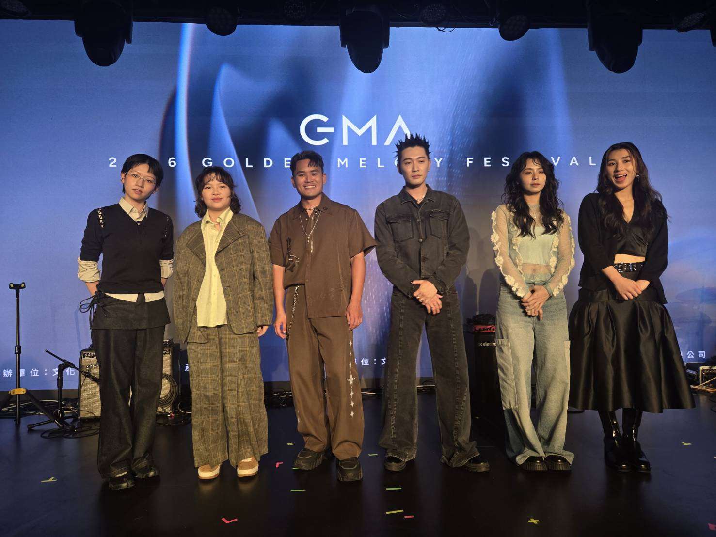 第37屆金曲獎最佳新人獎6位入圍者陳嫺靜(左起)、JOYCE就以斯、CJ MiT、高真TRU、163 braces、陳以諾，23日首度在金曲國際音樂節Showcase碰頭，原本外界以為會瀰漫濃濃火藥味，沒想到現場氣氛超和平。(江昭倫 攝)