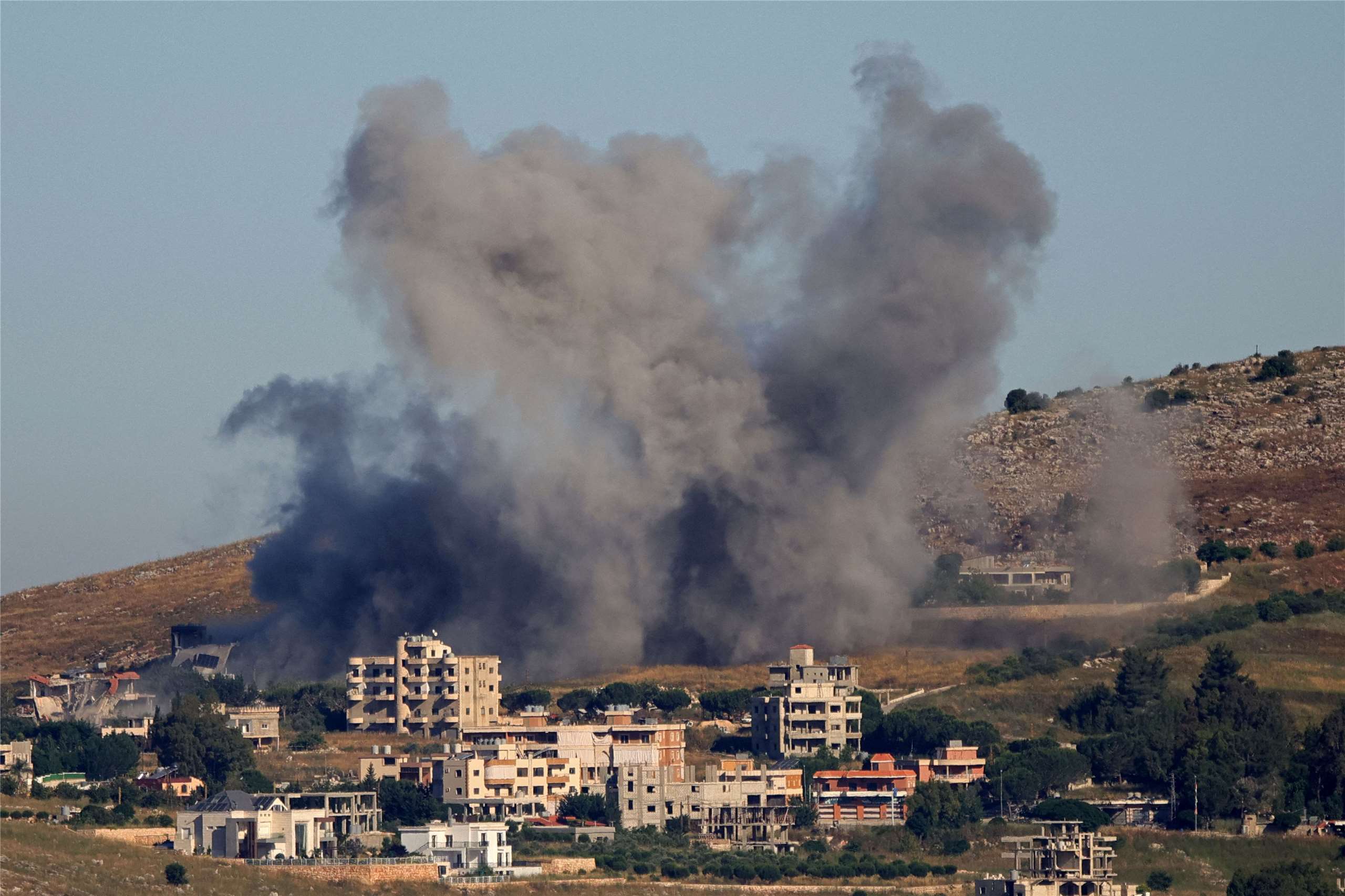 以色列3日持續空襲黎巴嫩南部村莊。(AFP)