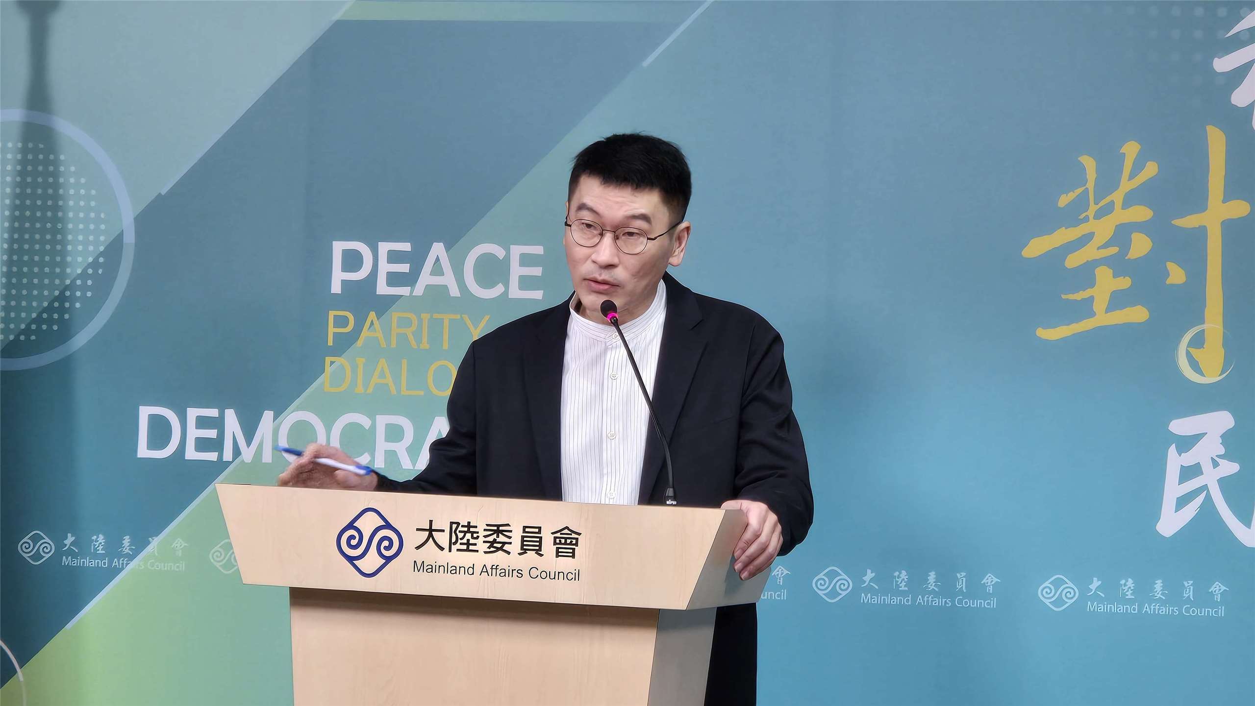 陸委會發言人梁文傑4日主持陸委會例行記者會。(陳國維 攝)