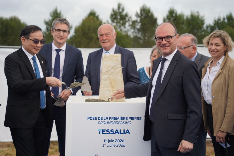 鴻海科技集團與法商泰雷斯、Radiall成立合資公司Tessalia，1日在法國西南部小鎮勒巴普附近動土。