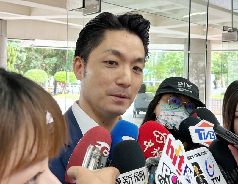 台北市長蔣萬安4日表示，2隻小貓熊預計6日自上海抵達台灣，是台北與上海城市交流的具體成果，盼能
夠盡快與大家見面。