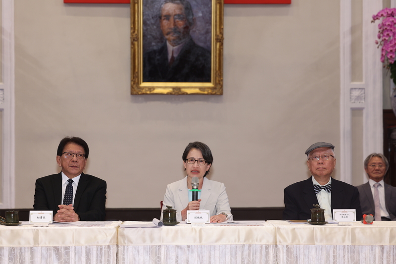 PD
副總統主持監委提名公布記者會
副總統蕭美琴（前中）11日上午在總統府主持記者
會，介紹監察院第7屆正、副院長及監察委員被提名
人。
中央社記者吳家昇攝　115年6月11日