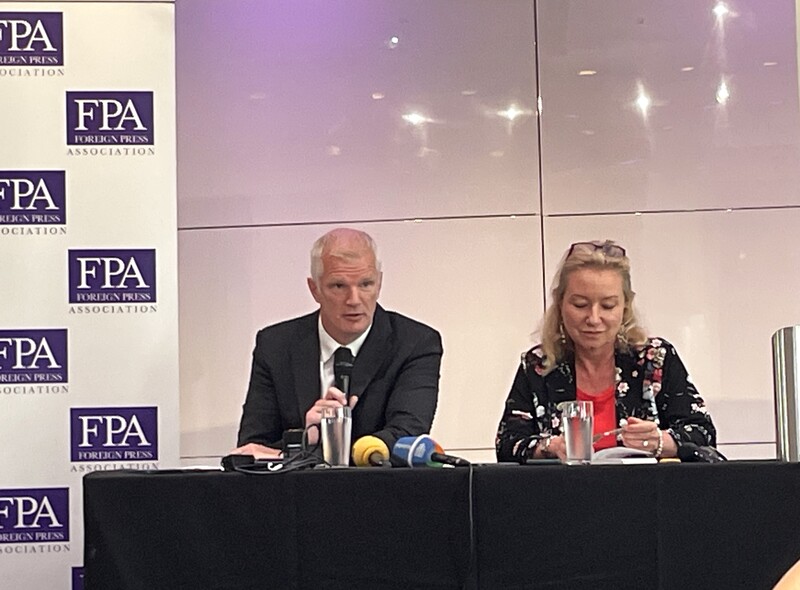 英國前國防副大臣卡恩斯23日在倫敦與駐英外籍記者座談，他未完全排除參選執政黨工黨黨魁可能性。
