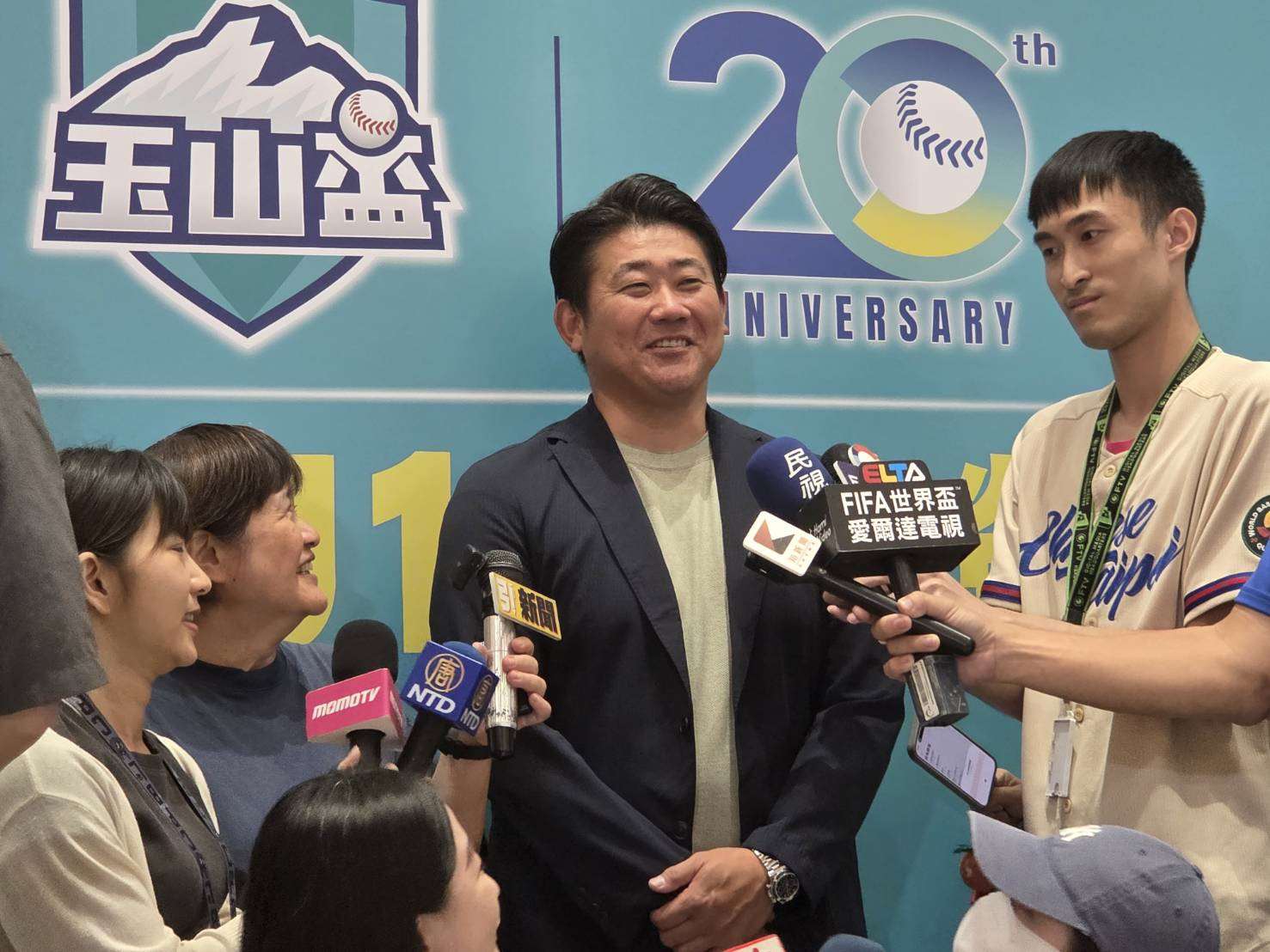 日本傳奇球星松坂大輔8日現身玉山盃全國青棒錦標賽開幕典禮，接受媒體訪問，分享他對於台灣棒球觀察。(江昭倫 攝)