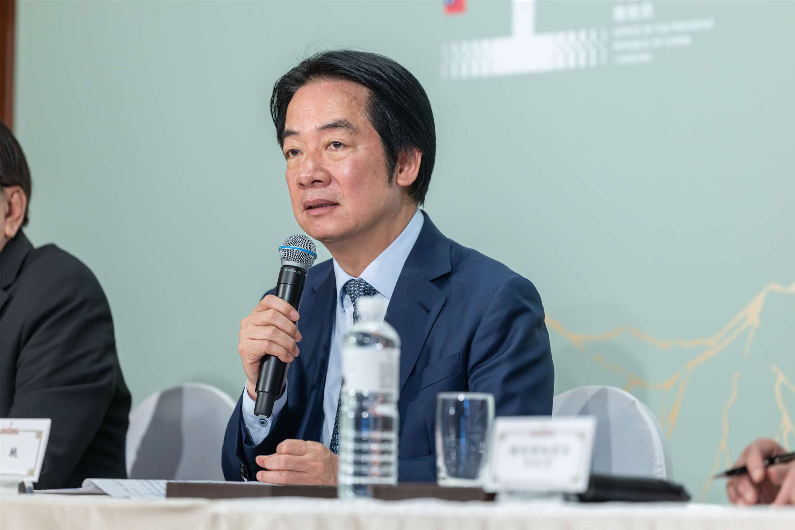 總統賴清德18日與國際媒體茶敘。(圖：總統府)