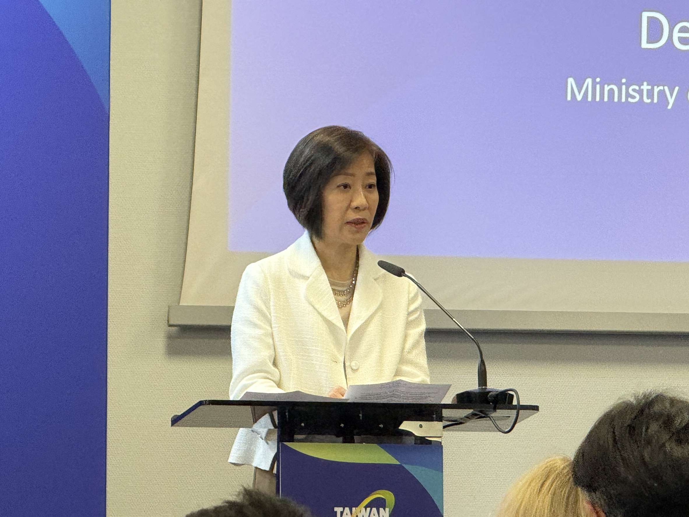 經濟部次長江文若指出，希望能將台灣與日本、波蘭建立的互補合作模式延伸到烏克蘭，打造重建合作新典範。(謝佳興 攝)