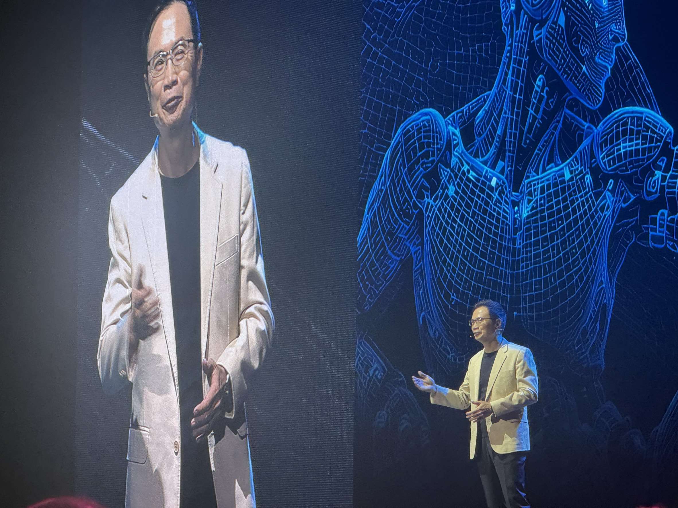 貿協董事長黃志芳表示，台北國際電腦展預登買主已突破3萬名，且訂單效應提前發酵。(謝佳興 攝)
