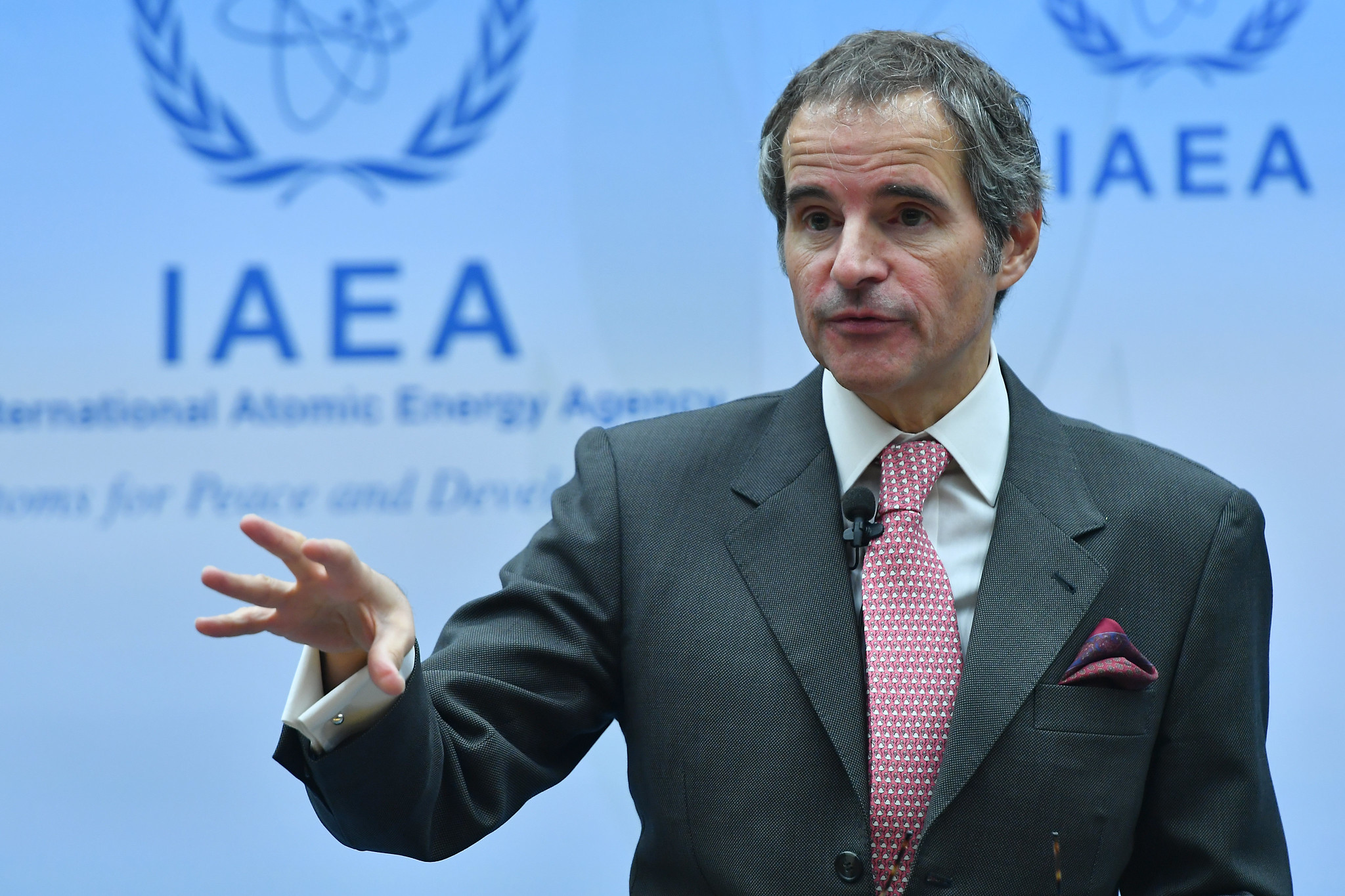 聯合國國際原子能總署(IAEA)署長葛羅西(Rafael Grossi)敦促伊朗重啟溝通管道，以便其工作人員恢復對伊朗核設施的檢查。 (圖:IAEA)