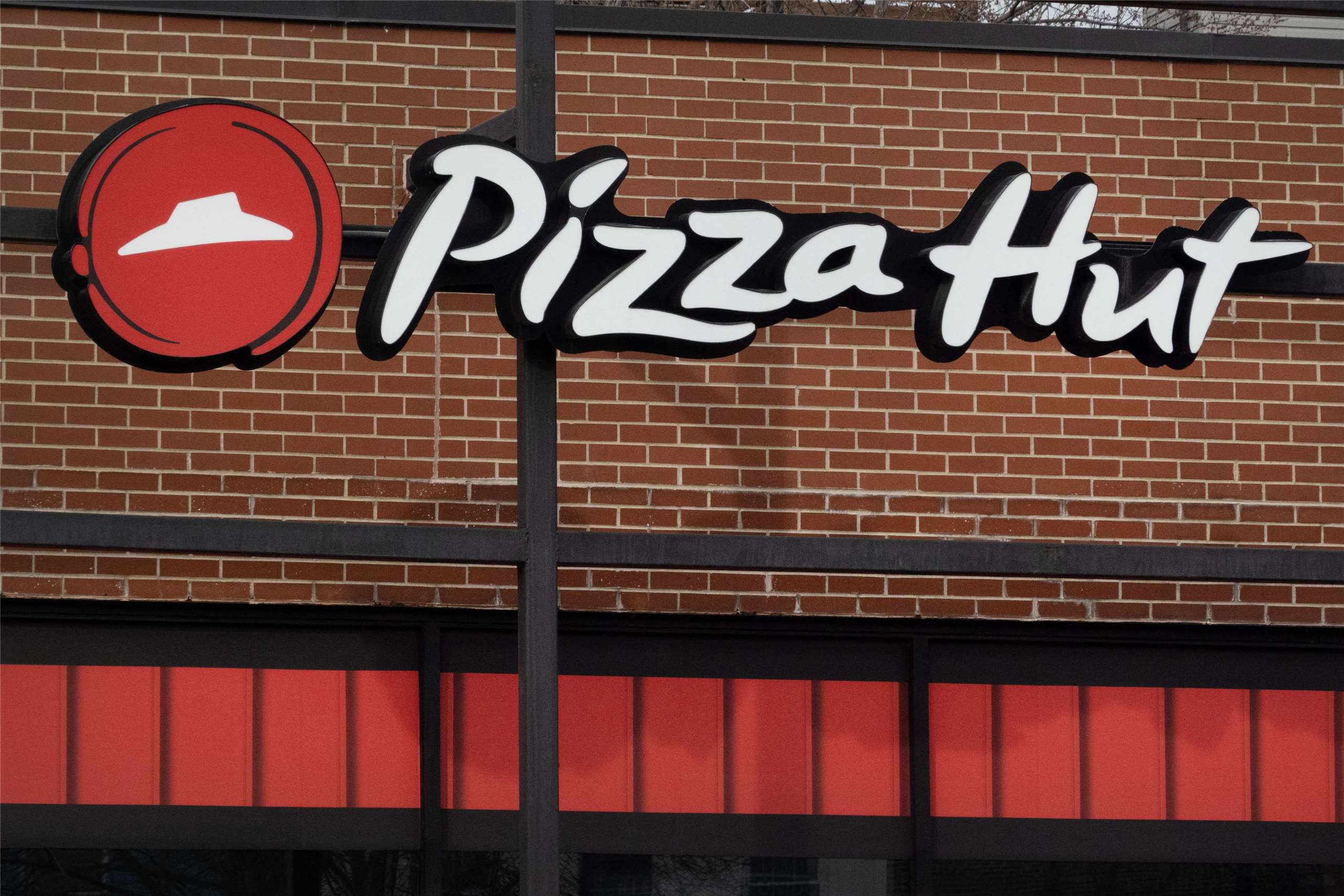 百勝集團宣布出售旗下披薩品牌必勝客(Pizza hut)除中國以外業務予私募基金。(AFP)