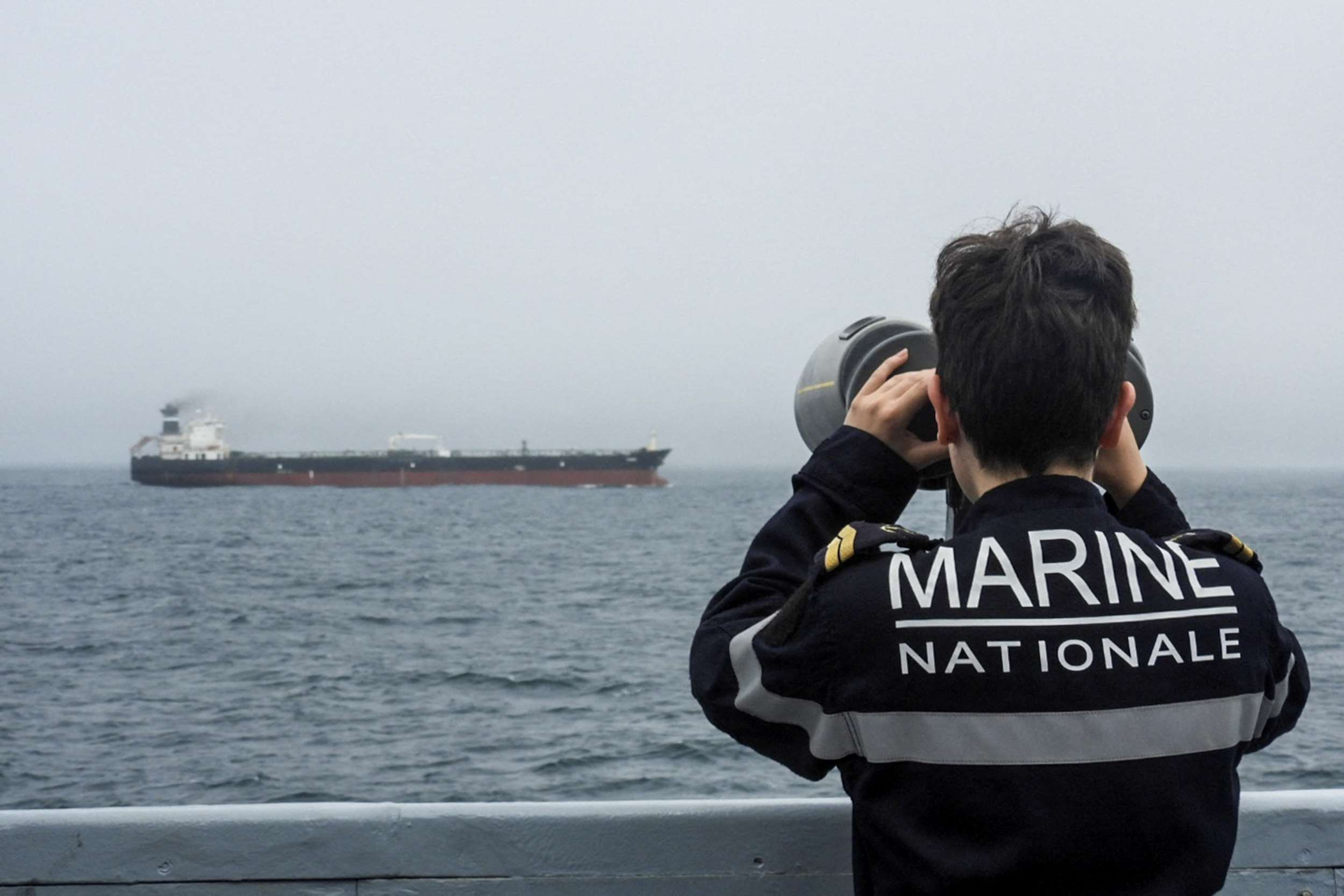 法國海軍監視俄羅斯影子艦隊油輪「塔戈爾號」（Tagor)。