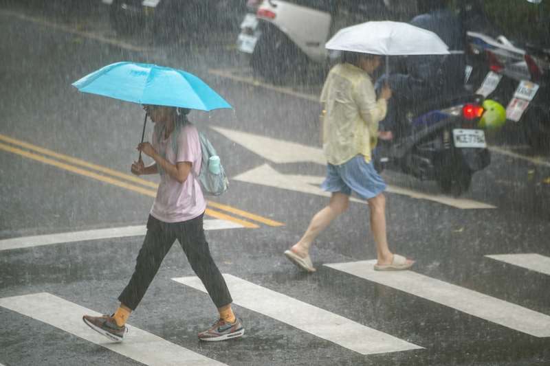 中央氣象署針對南高屏等6縣市發布大雨特報。資料照。(圖：中央社)