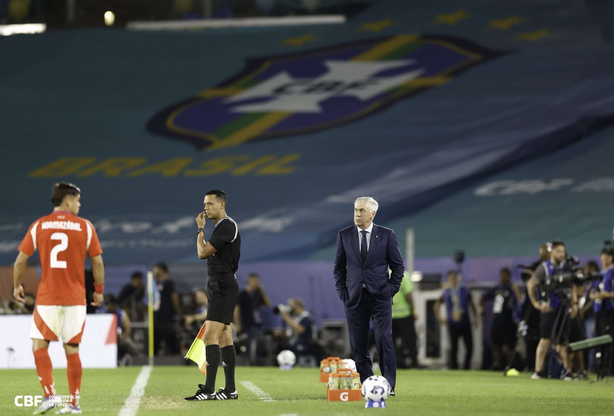 2026年世界盃足球賽(World Cup)將開踢，位於C組的巴西隊在連續幾屆敗給歐洲球隊後，希望能在義籍教頭安切洛蒂(Carlo Ancelotti，右)帶領下重返榮耀。資料照。(翻攝X@MrAncelotti)