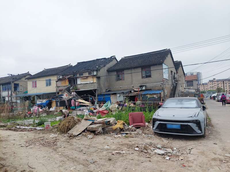 中國國務院5月28日正式印發「城市更新『十五五』規劃」，當中提到城鎮危舊房改造目標為50萬戶，較「十四五」增加1倍。圖為上海浦東新區資料照。(圖：中央社)