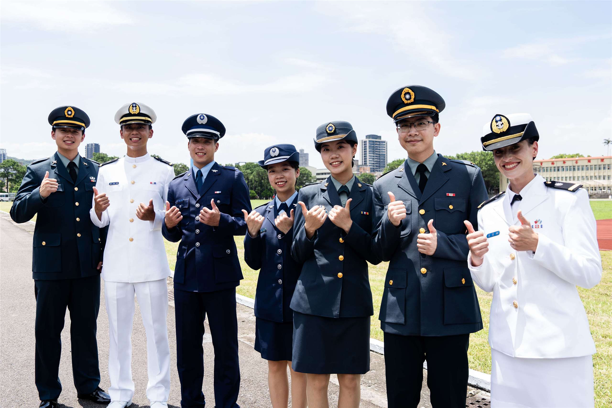 國防部三軍八校30日舉行聯合畢業典禮，即將下部隊任官的各校畢業生，皆有各自不同的抱負。(楊仁翔 攝)
