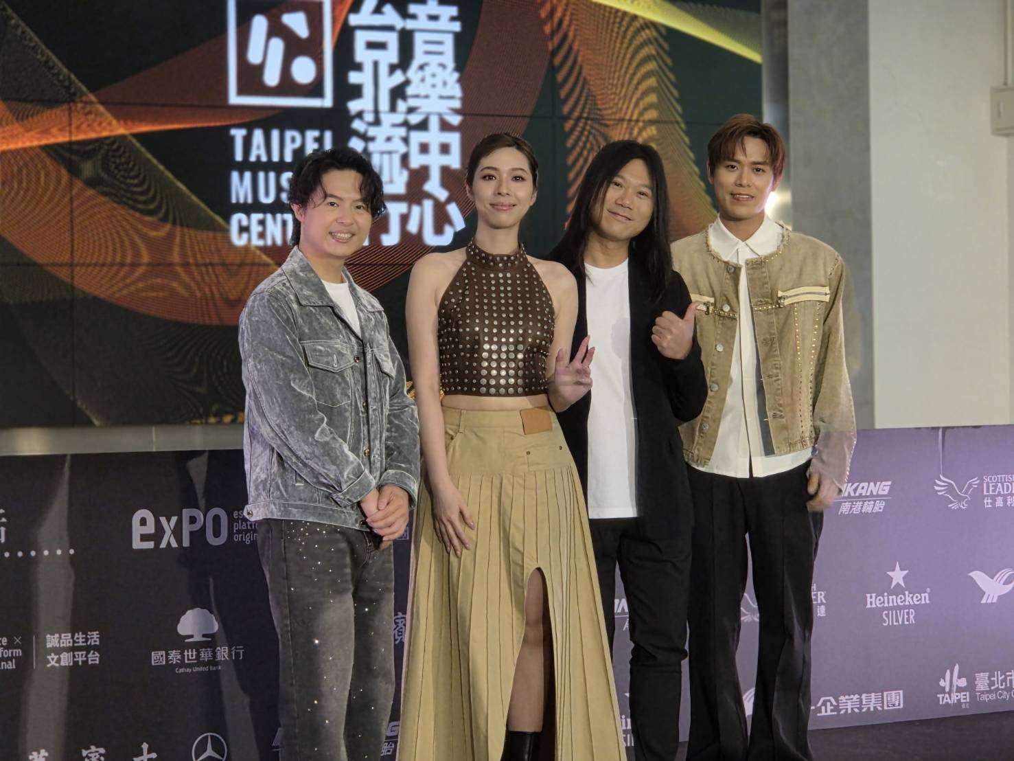 JAM JAM ASIA亞洲音樂節首波卡司3日正式曝光，告五人驚喜預告首度與五月天瑪莎(右二)同台演出。(江昭倫 攝)