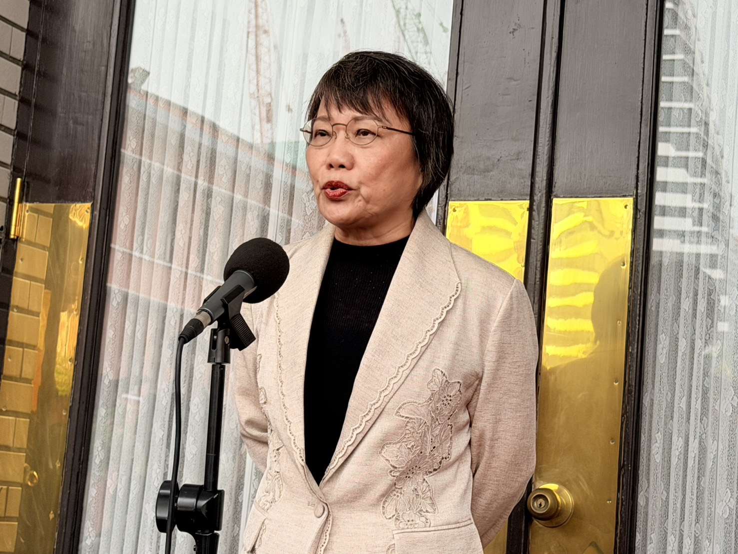 陸委會日前表示，從2024年1月迄今，台灣一貫道信徒赴中遭逮捕、關押累計17人，內政部長劉世芳今天到內政委員會備詢前受訪表示，目前有向內政部、陸委會報備的人數約20多人。