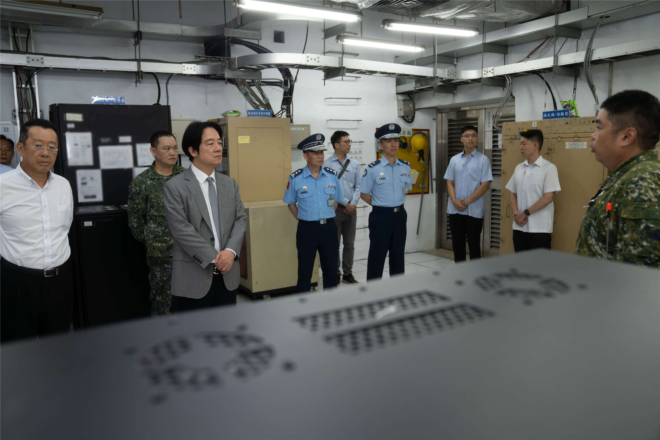 賴清德總統16日前往海軍嵩山雷達站視察，並感謝國軍以專業捍衛國家安全。(圖：總統府)