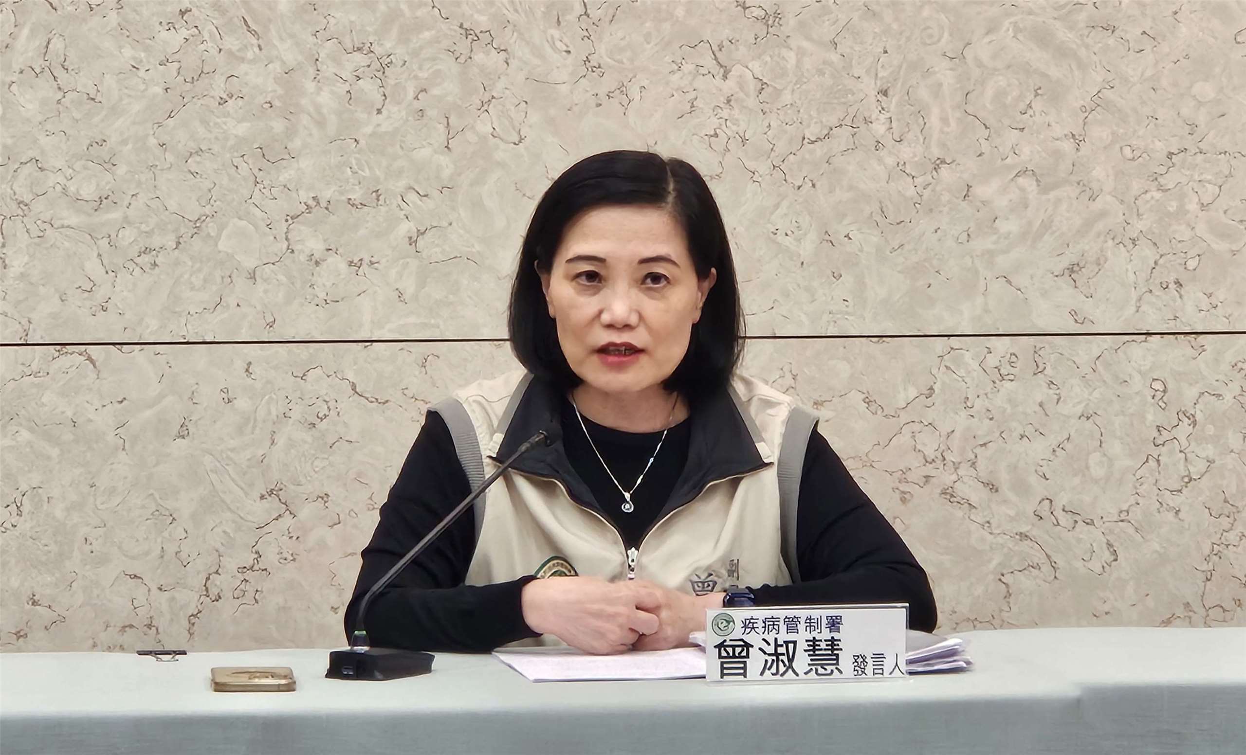 疾管署發言人曾淑慧16日表示，經基因定序比對，高雄民生醫院登革熱群聚案是由境外個案「1傳5」。(劉品希 攝)