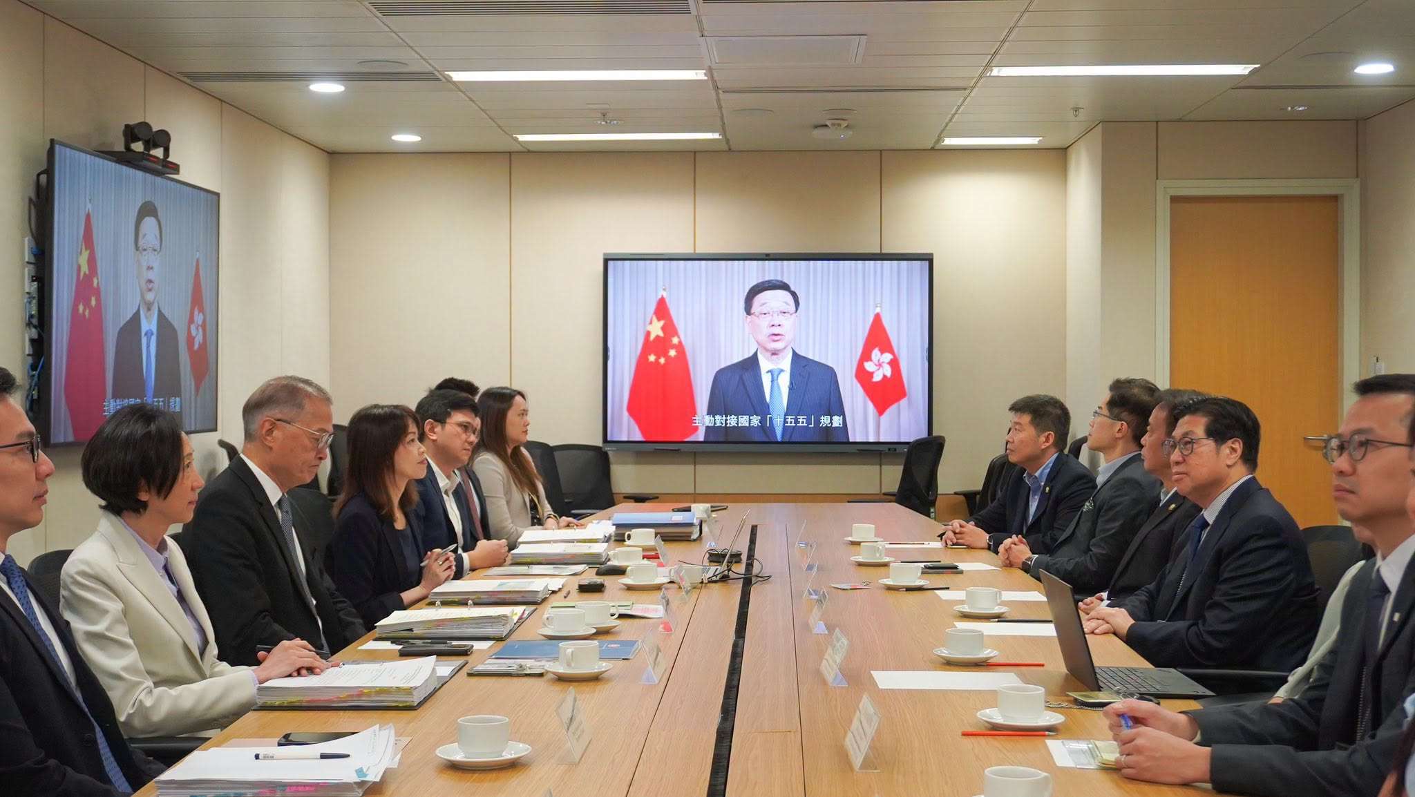 港府指出，香港首次制訂五年規劃，面臨經驗不足、時間緊張的挑戰，因此要向社會各界與市民諮詢收集不同意見。(圖翻攝FB@政制及內地事務局)