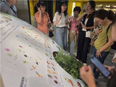 台灣好基金會將13年食農教育成果化為《我的永續生活提案》特展，即日起在誠品中山地下書街登場。(江昭倫 攝)