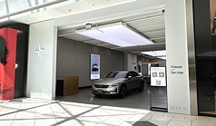 中國吉利汽車控股持有多數股權的瑞典電動車製造商Polestar 表示，川普政府已迫使該車廠禁止在美銷售2027年款及後續車款的車輛。圖為聖荷西商場內的Polestar展示空間。