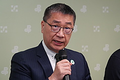 外傳澎湖縣長陳光復妻子吳淑瑾將代夫出征、竹北市長鄭朝方將參選新竹縣長，民進黨秘書長徐國勇2日表示，「我不能說錯」，選對會3日將開會，會給大家答案。