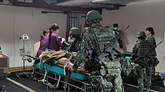國防部3日在金門辦理「軍公民營醫療整合演練」，包括衛生所轉型急救站，與在金門醫院地下室進行大量傷患應處等項目。